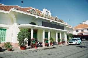Cẩm nang thuê xe Nha Trang tự lái: Kinh nghiệm và bảng giá chi tiết từ A-Z - Liên Hệ Đặt Dịch Vụ