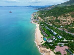Review căn hộ 5 sao Bãi Dài Nha Trang và khách sạn trung tâm: Nên chọn phân khúc nào? - du lich nha trang