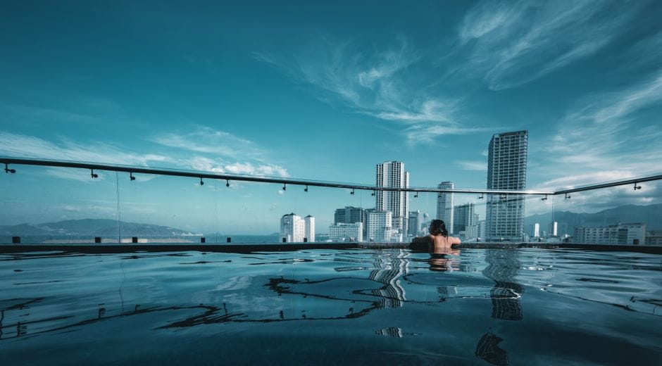 Bí quyết đặt phòng khách sạn có hồ bơi trung tâm Nha Trang view biển đẹp, giá tốt - Khách sạn Nha Trang