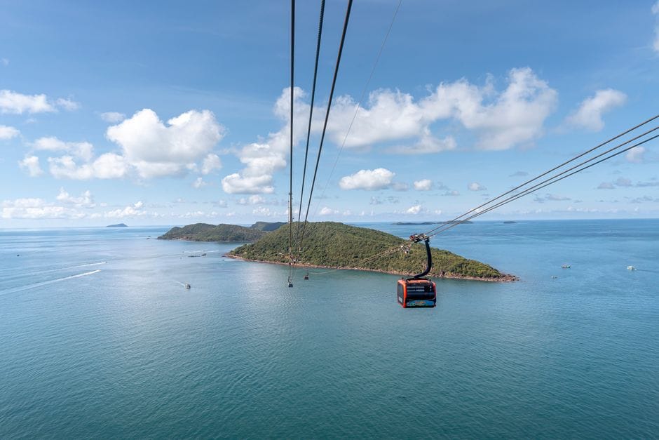 Cáp treo Vinpearl trung tâm Nha Trang cập nhật 2026: Kinh nghiệm di chuyển và khám phá đảo Hòn Tre - Khám Phá Vinpearl