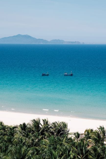 Đặt phòng khách sạn sang trọng Bãi Dài Nha Trang: Chọn resort phức hợp hay biệt thự biệt lập? - Khách sạn Nha Trang