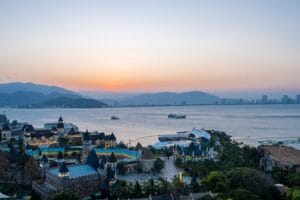 Giá vé VinWonders Bãi Dài Nha Trang cập nhật 2026: Trọn bộ kinh nghiệm du lịch tự túc - Khám Phá Vinpearl