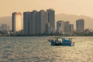 So sánh Cano và Tàu Gỗ: Tour du lịch trải nghiệm vịnh Nha Trang cho sinh viên - Edu-Tourism (Du lịch trải nghiệm)