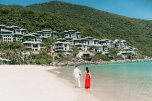 Top khách sạn sát biển ở Bãi Dài Nha Trang: Nghỉ dưỡng sang chảnh và tiết kiệm - Khách sạn Nha Trang